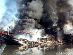 Belasan Kapal di Pelabuhan Kota Tegal Terbakar