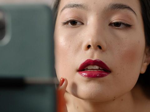 Rekomendasi lipstik bold di bawah 30 ribu/ foto : pexels.com/cottonbro