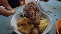 Maknyus! Lezatnya Bakso Reog yang Habiskan 1 Kuintal Daging per Hari