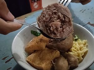 Maknyus! Lezatnya Bakso Reog yang Habiskan 1 Kuintal Daging per Hari Maknyus! Lezatnya Bakso Reog yang Habiskan 1 Kuintal Daging per Hari