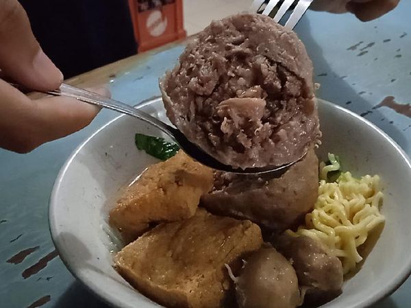 Maknyus! Lezatnya Bakso Reog yang Habiskan 1 Kuintal Daging per Hari
