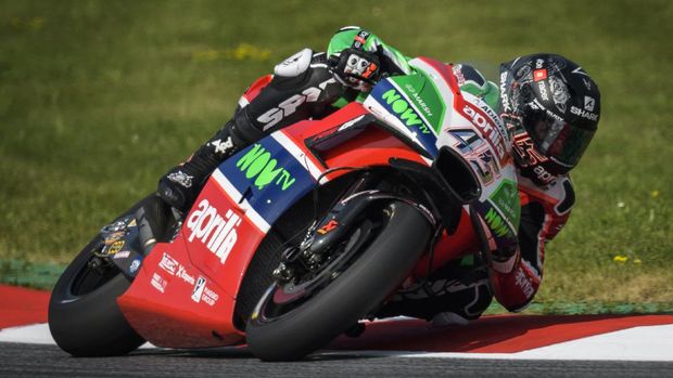 Aprilia Racing Team Gresini's British rider Scott Redding competes during the first practice session of the Austrian MotoGP Grand Prix at the Red Bull Ring in Spielberg, Austria on August 10, 2018. (Photo by Jure Makovec / AFP)