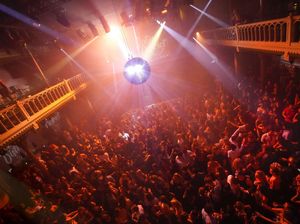 Sempat Cabut Aturan Masker-Jaga Jarak, Belanda Kembali Diamuk Corona