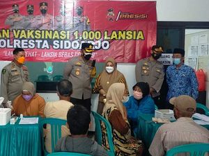 Gandeng Komunitas, Polisi Sidoarjo Kejar Target Vaksinasi Lansia