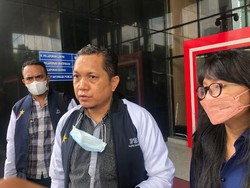 KPK Ditagih Tindak Lanjut Laporan Dugaan Bisnis PCR Luhut-Erick Thohir