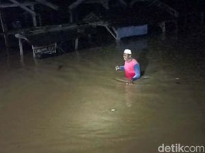 Penampakan Banjir di Trenggalek Tadi Malam