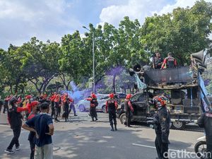 Demo di Depan Balai Kota DKI Bubar, Lalin Kembali Normal