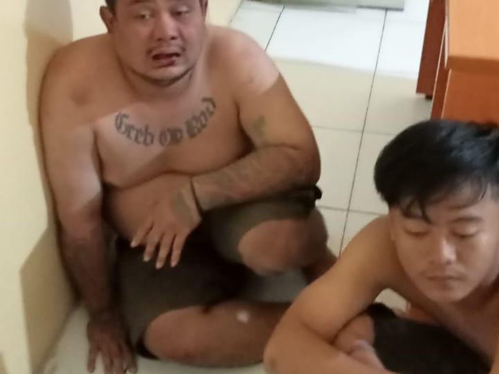 Rampok Sopir-Wisatawan, Duo Gergaji Ditangkap Polisi Sukabumi Rampok Sopir-Wisatawan, Duo Gergaji Ditangkap Polisi Sukabumi