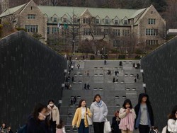 Setengah Juta Siswa Ujian Suneung, Korea Selatan Mendadak Hening