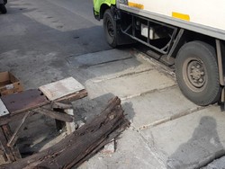 detikcom Do Your Magic: Galian Dirapikan, Lalin Pertigaan Lebak Bulus Raya Tak Lagi Macet