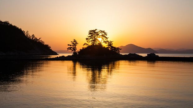 Sun rise in Jangheung, Korea. Jeongnamjin