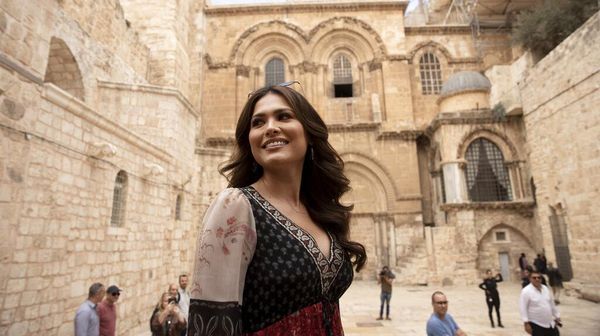 7 Gaya Miss Universe 2020 Andrea Meza Kunjungi Israel di Tengah Aksi Boikot