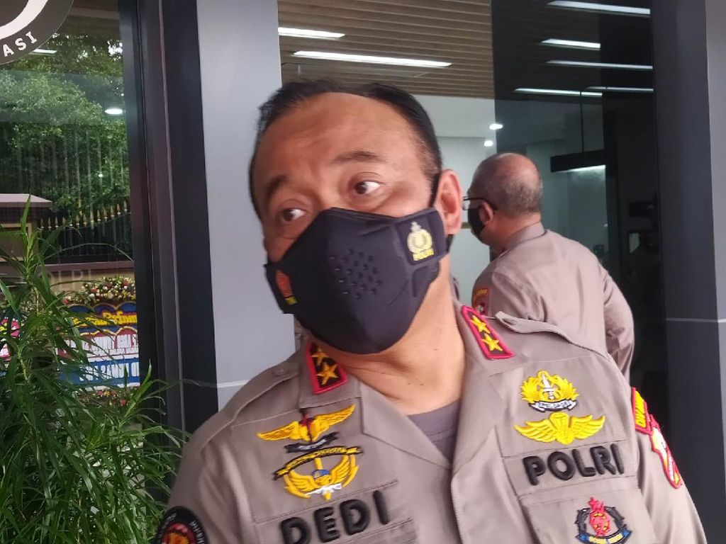 Jelang Natal dan Tahun Baru, Polri Wanti-wanti Lonjakan COVID-19 Jelang Natal dan Tahun Baru, Polri Wanti-wanti Lonjakan COVID-19