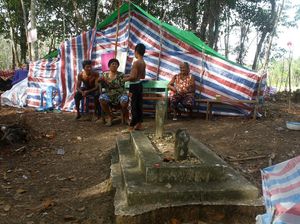 Banjir Belum Surut, Warga Sintang Mengungsi ke Hutan Banjir Belum Surut, Warga Sintang Mengungsi ke Hutan