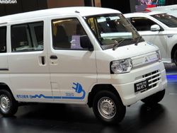 Lihat Lebih Dekat Mobil Listrik Mitsubishi Minicab MiEV yang Dikendarai Jokowi