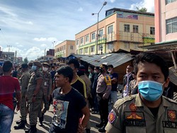 Penertiban Lapak Pedagang di Calon Malioboro Pekanbaru Ricuh!