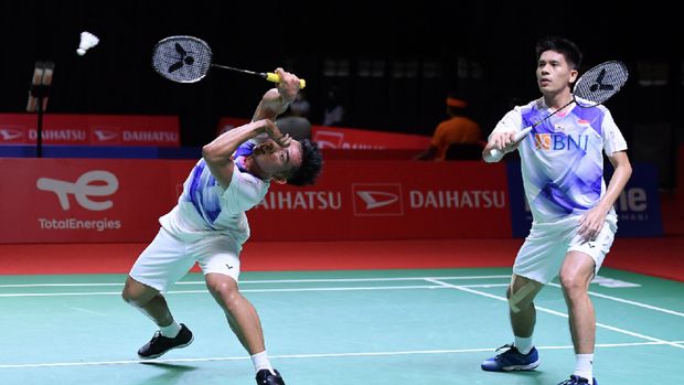 Pramudya Kusumawardana/Yeremia Erich Yoche Yacob Rambitan saat pertandingan Indonesia Masters 2021 di Bali.