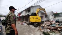 Puluhan Kios PKL di Komplek Duta Indah Bekasi Dibongkar