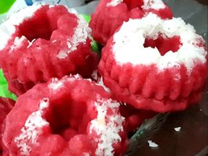 Resep Pembaca: Resep Putu Ayu Merah Putih, Empuk Legit Buat Ngemil Resep Pembaca: Resep Putu Ayu Merah Putih, Empuk Legit Buat Ngemil