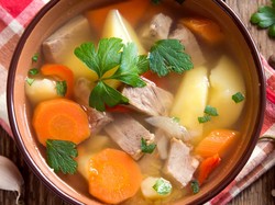 5 Resep Sop Daging Sapi Enak, Kuah Kaldunya Dijamin Gurih!