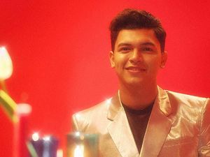 Dari Model, Adam Peter Jajal Dunia Tarik Suara