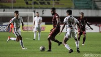 Pertandingan lanjutan BRI Liga 1 putaran ketiga, Borneo FC menghadapi Persipura Jayapura di Stadion Maguwoharjo, Sleman, Yogyakarta, Kamis (18/11/2021).