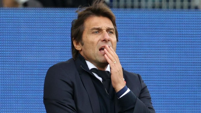 LIVERPOOL, ENGLAND - NOVEMBER 07: Antonio Conte, Manager of Tottenham Hotspur shows his emotions during the Premier League match between Everton and Tottenham Hotspur at Goodison Park on November 07, 2021 in Liverpool, England. (Photo by Clive Brunskill/Getty Images)
