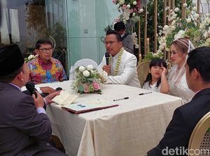 Sah! Cupi Cupita Resmi Menikah dengan Pengusaha Asal Bandung Sah! Cupi Cupita Resmi Menikah dengan Pengusaha Asal Bandung