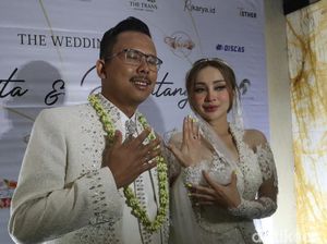 Cupi Cupita Tak Akan Ubah Imej Seksi Meski Sudah Menikah Cupi Cupita Tak Akan Ubah Imej Seksi Meski Sudah Menikah