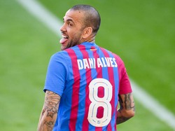 Barcelona Butuh Pengalaman Dani Alves