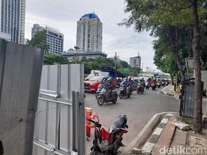 detikcom Do Your Magic: Galian Jl Gatsu BPJS Ketenagakerjaan Bikin Macet detikcom Do Your Magic: Galian Jl Gatsu BPJS Ketenagakerjaan Bikin Macet