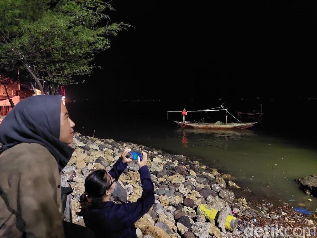 Gerhana Bulan Sebagian di Surabaya Tak Terlihat Karena Mendung