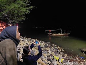 Gerhana Bulan Sebagian di Surabaya Tak Terlihat Karena Mendung Gerhana Bulan Sebagian di Surabaya Tak Terlihat Karena Mendung