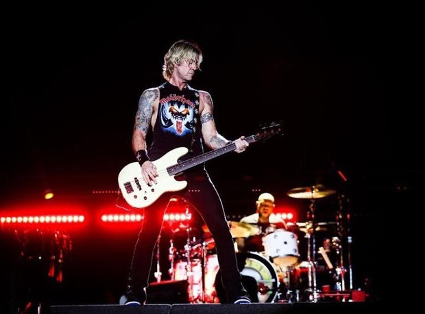 Lagu November Rain milik band legendaris Guns N' Roses