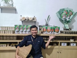 Mantan PNS Banting Setir Jadi Petani Jamur, Sekarang Omzetnya Rp 1 M