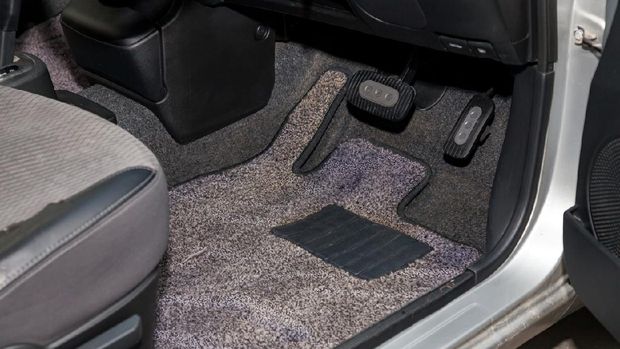 ilustrasi karpet mobil