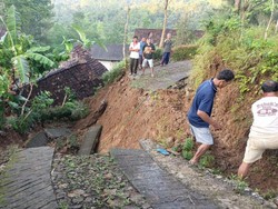 Longsor di Trenggalek Putus Akses Jalan Dua Dusun, 13 KK Terisolir