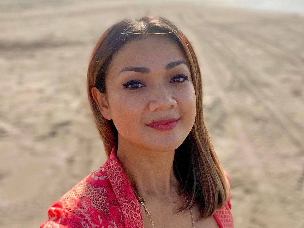 Nirina Zubir Buka Suara soal Kakaknya Dituding Sekap Riri Khasmita