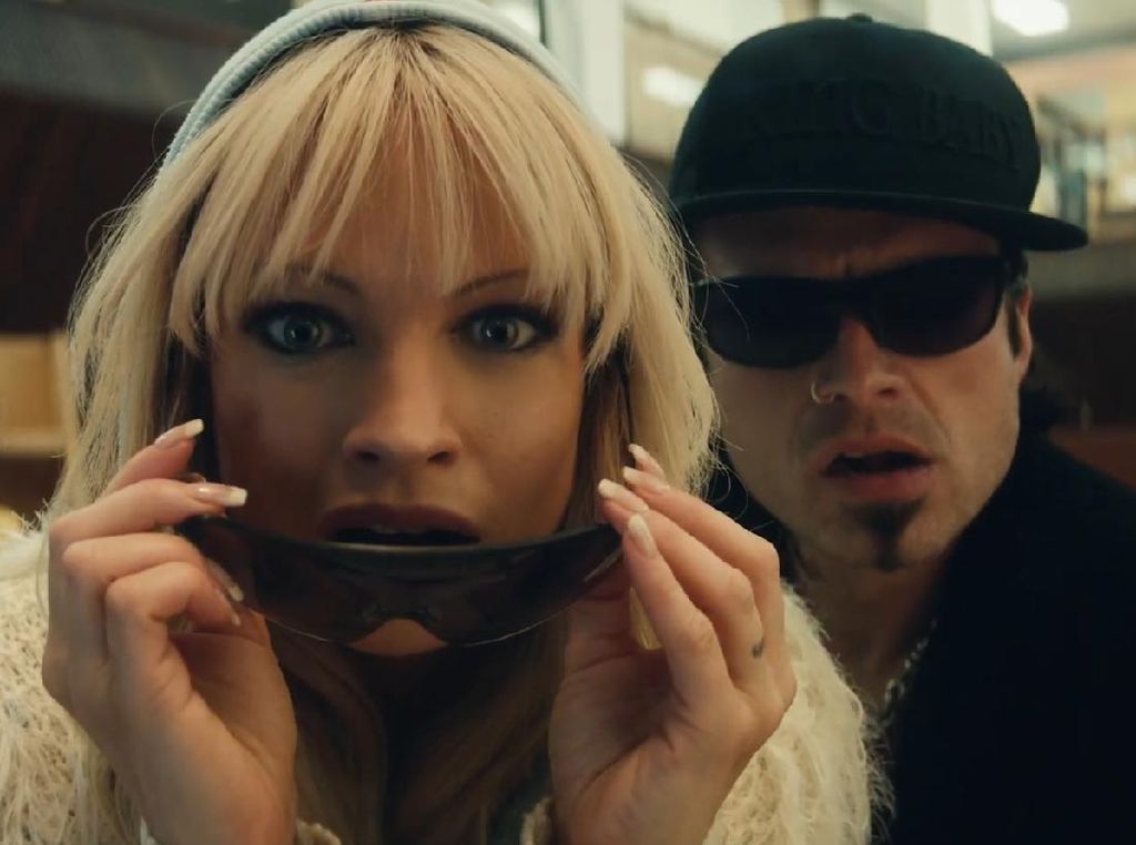Pangling! Transformasi Lily James-Sebastian Stan Perankan Pamela Anderson-Tommy Lee