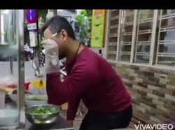 Duh! Pedagang Mie Ini Diamankan Polisi Usai Meniru Gaya Salt Bae