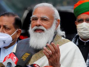 Penghormatan Terakhir PM India ke Mendiang Panglima Militer Penghormatan Terakhir PM India ke Mendiang Panglima Militer