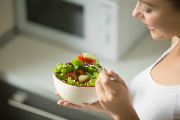Menekuni pola hidup vegetarian menjadi langkah sederhana dalam melindungi diri dari resiko kanker.