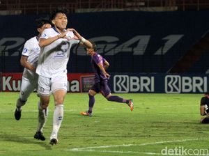 Sengit! Arema FC Tumbangkan Persik Kediri