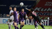 Hingga wasit meniupkan peluit panjang mengakhiri babak kedua tidak ada lagi gol tercipta. Arema FC sukses raih 3 poin.