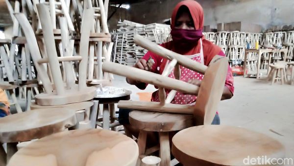Tetap Cuan Saat Pandemi, Stool Buatan Klaten Laris di Luar Negeri