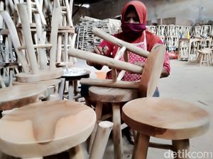 Tetap Cuan Saat Pandemi, Stool Buatan Klaten Laris di Luar Negeri Tetap Cuan Saat Pandemi, Stool Buatan Klaten Laris di Luar Negeri