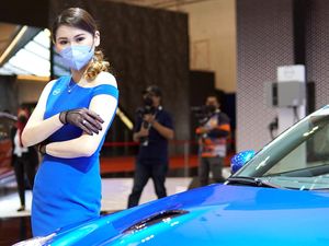 Suka Duka Usher GIIAS 2021: Berdiri 5 Jam, Kedinginan, Dimintai Nomor WA Suka Duka Usher GIIAS 2021: Berdiri 5 Jam, Kedinginan, Dimintai Nomor WA