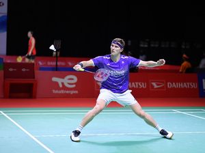 Viktor Axelsen yang Tanpa Ampun Membantai Kento Momota