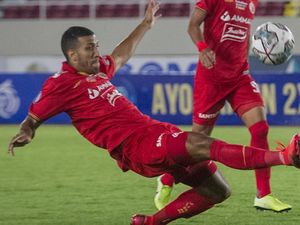 Yann Motta Sebut Marc Klok Teman, tapi di Lapangan Jadi Lawan Yann Motta Sebut Marc Klok Teman, tapi di Lapangan Jadi Lawan