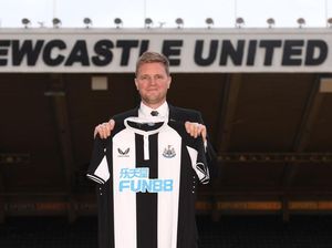 Eddie Howe Positif COVID-19, Debut di Newcastle Tertunda
